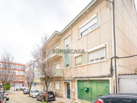 Building in Almada, Cova da Piedade, Pragal e Cacilhas, Almada