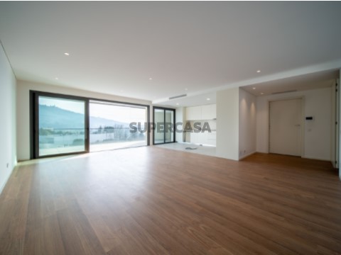 Apartamento T3 na Rua da Arcela, Azurém