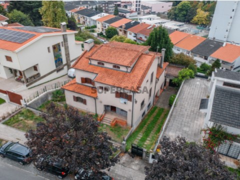 Moradia na Rua Ferreira de Castro, Azurém