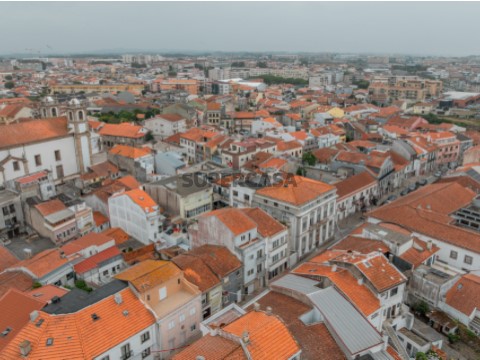 Moradia T4 na Rua Fernando Barbosa, Póvoa de Varzim