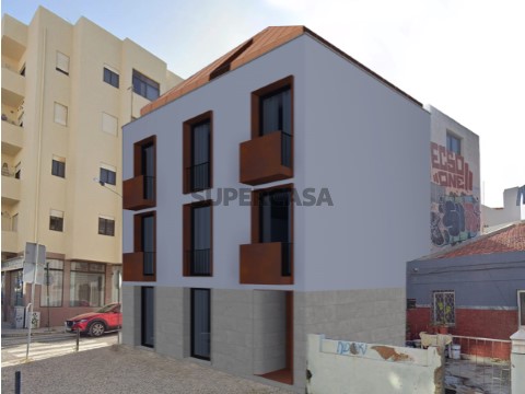 Prédio para Reabilitação no Centro de Setúbal com Projeto Aprovado