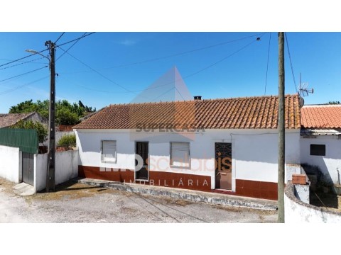 Moradia T3 em Almoster, Santarém