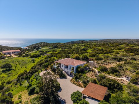Villa T4 em Budens, Vila do Bispo