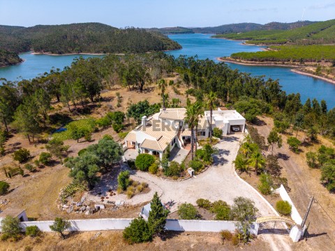 Villa 4 Chambres au Marmelete, Monchique