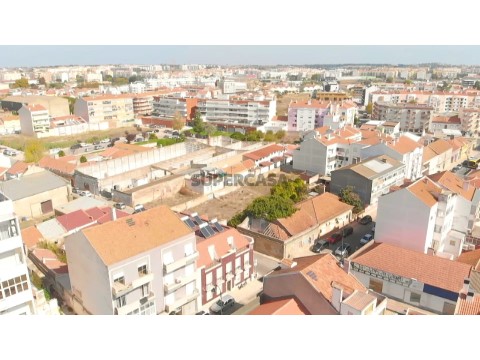 Prédio em Montijo e Afonsoeiro, Montijo