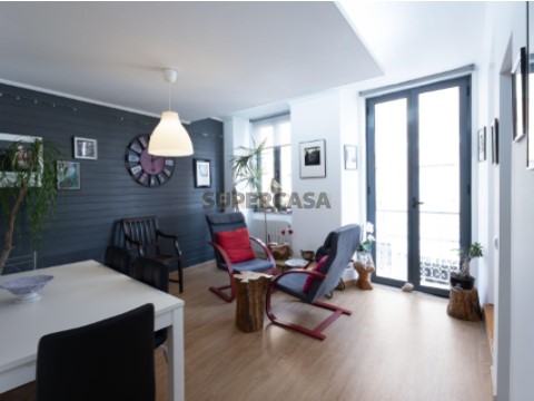 T2 Duplex com Terraço, Cheio de Luz, no Coração da Baixa de Setúbal