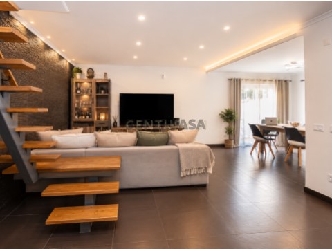 Moradia T5 em Quinta do Anjo, Palmela