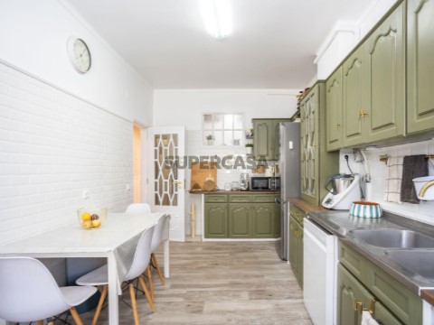 Apartamento T4 em União das Freguesias de Setúbal, Setúbal
