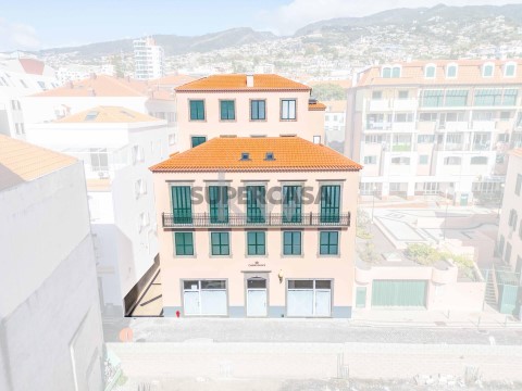 Apartamento T3 em São Roque, Funchal