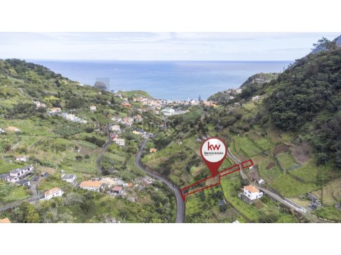 Terreno em Porto da Cruz, Machico