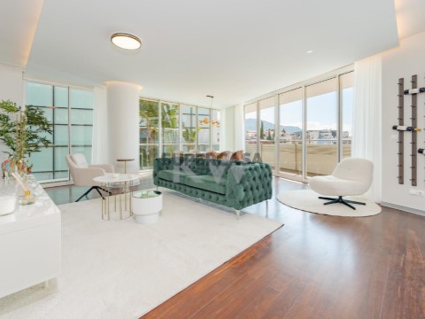 Apartamento T4 em Sé, Funchal
