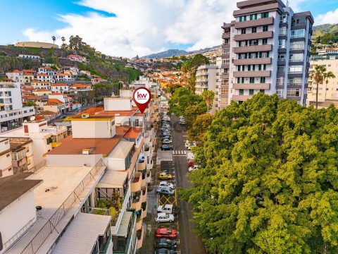Loja em Imaculado Coração Maria, Funchal