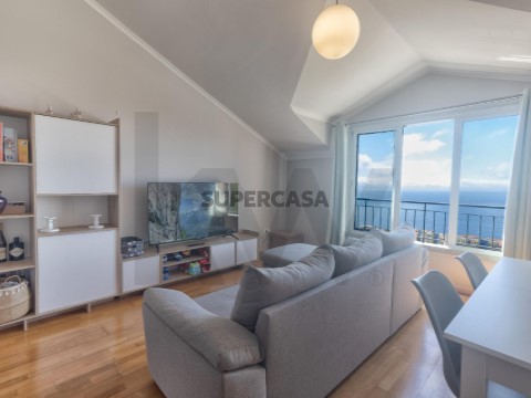Apartamento T2 em Caniço, Santa Cruz