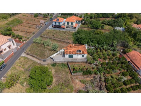 Moradia T2 em Santa Cruz, Santa Cruz