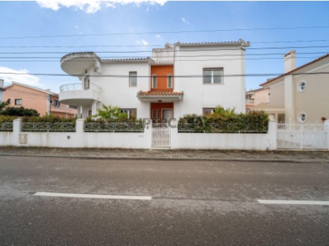 Moradia T5 Foros de Amora, Quinta da Charnequinha