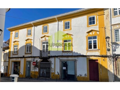 Prédio em Sé e São Lourenço, Portalegre