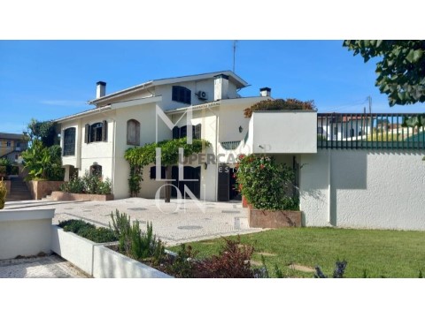 Moradia T4 em São Roque, Oliveira de Azeméis