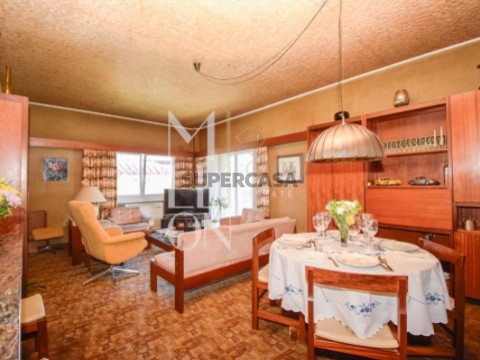 Apartamento T5 em São Domingos de Benfica, Lisboa