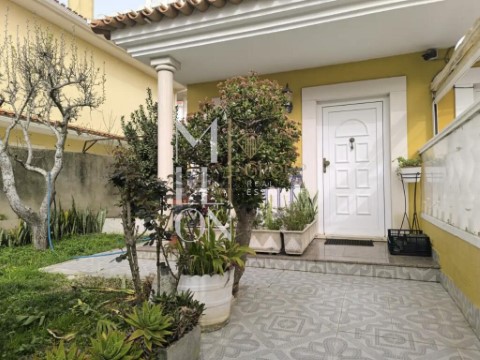 Moradia T3 em São Domingos de Rana, Cascais