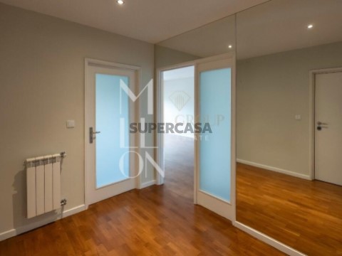 Apartamento T3 em Ramalde, Porto