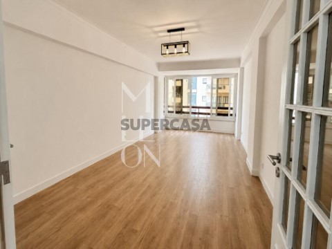 Apartamento T3 em São Domingos de Benfica, Lisboa
