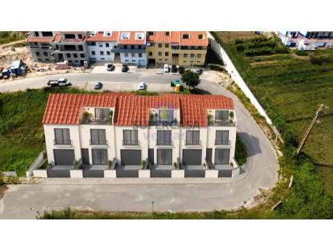 Terreno Urbano em Miragaia e Marteleira, Lourinhã