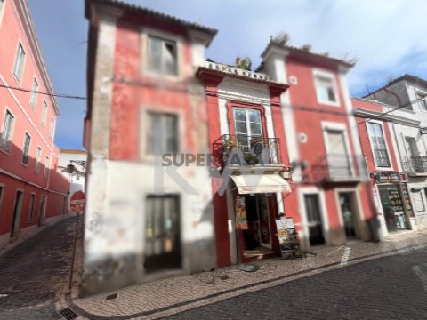 Prédio em Romeira e Várzea, Santarém