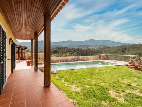 Moradia T8 em Serpins, Lousã