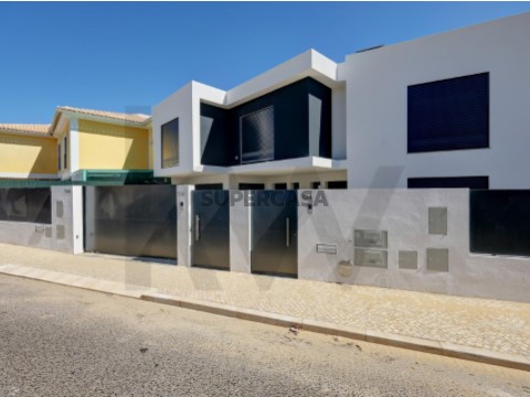 Moradia T3 em São Domingos de Rana, Cascais
