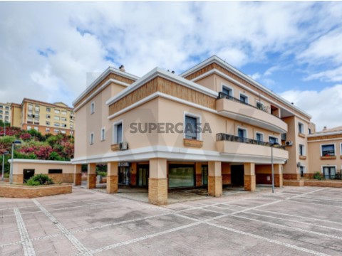 Apartamento T2 em Santo António dos Cavaleiros e Frielas, Loures