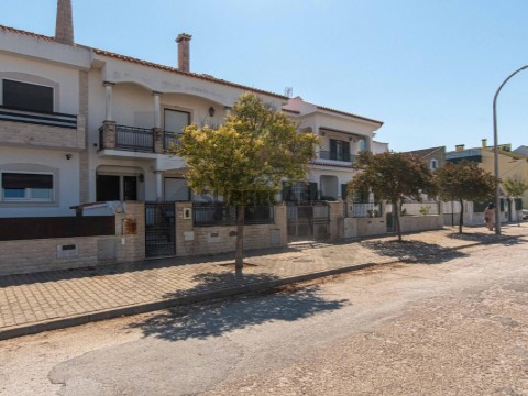 Moradia T5 em Samouco, Alcochete