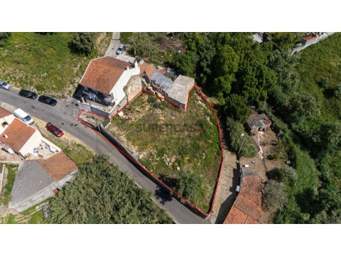 Terreno em Mina de Água, Amadora