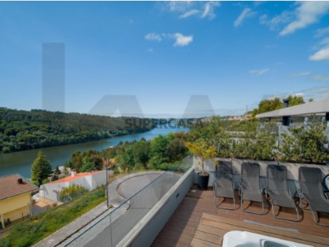 Moradia T3 em Foz do Sousa e Covelo, Gondomar