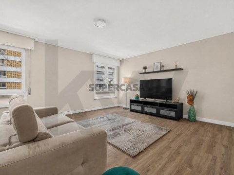 Apartamento T4 em Moscavide e Portela, Loures