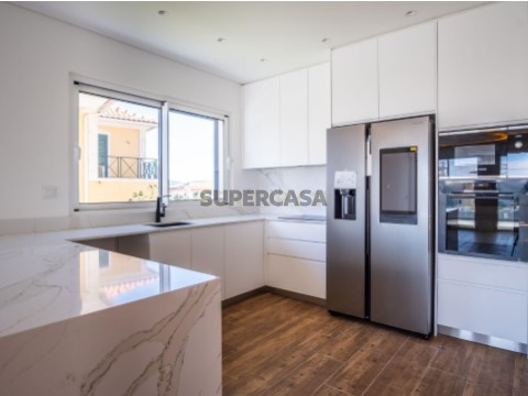 Moradia T3 em São Domingos de Rana, Cascais