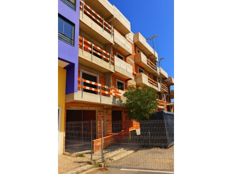 Apartamento T2 em Mina de Água, Amadora