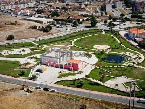 Prédio em Montijo e Afonsoeiro, Montijo