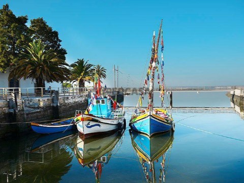 Prédio em Montijo e Afonsoeiro, Montijo