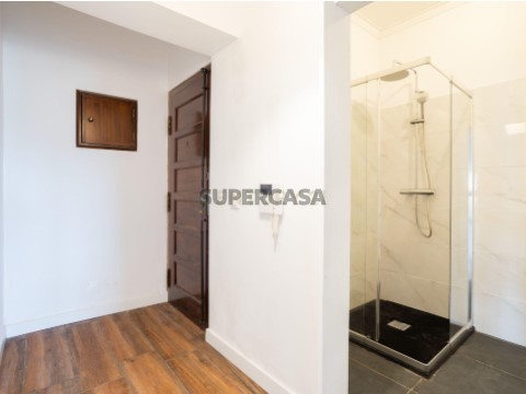 Apartamento T2 em Massamá e Monte Abraão, Sintra
