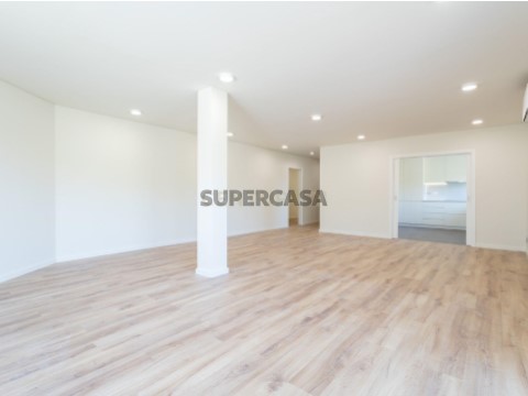 Apartamento T2 em Santa Clara, Lisboa