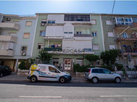 Apartamento T3 em Póvoa de Santo Adrião e Olival Basto, Odivelas