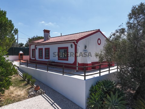 Moradia T3 em Achete, Azoia de Baixo e Póvoa de Santarém, Santarém