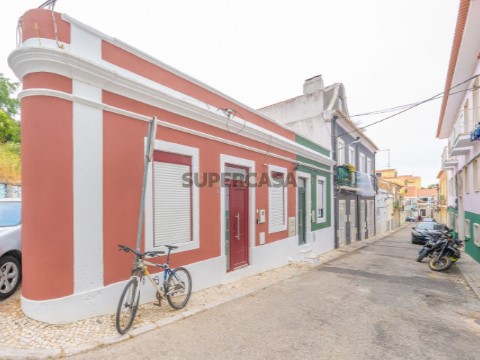 Moradia T1 em União das Freguesias de Setúbal, Setúbal