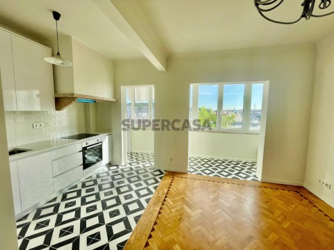 Apartamento T2 em Algés, Linda-a-Velha e Cruz Quebrada-Dafundo, Oeiras