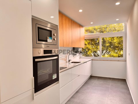 Apartamento T3 em Carnaxide e Queijas, Oeiras