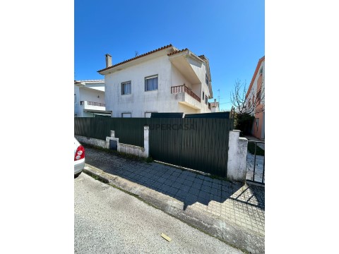 Moradia Bi-Familiar em Travessa do Lagar, Abrantes (São Vicente e São João) e Alferrarede