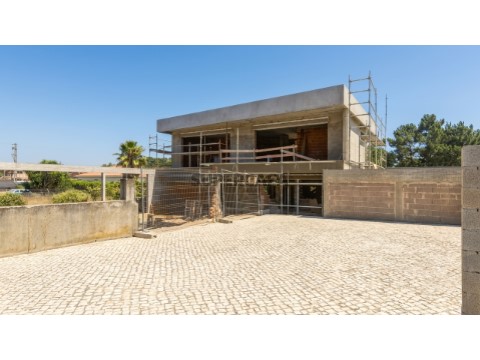 Moradia T4 em Charneca de Caparica e Sobreda, Almada