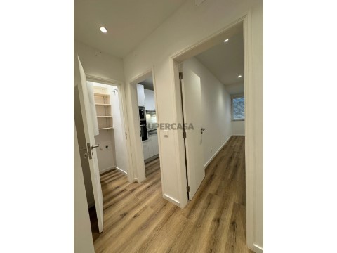 Apartamento T3 em Mina de Água, Amadora