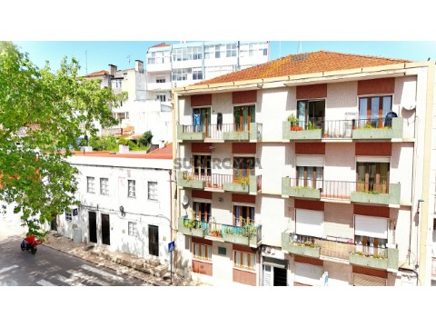 Apartamento T4 em Nossa Senhora do Pópulo, Coto e São Gregório, Caldas da Rainha