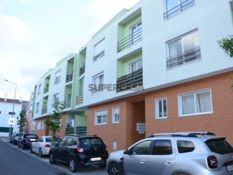 Apartamento T3 em Camarate, Unhos e Apelação, Loures